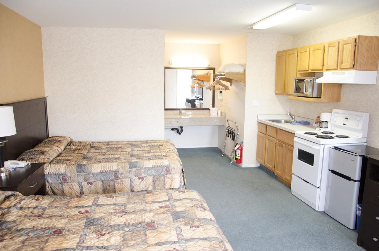 Best Budget Inn & Suites Kamloops Exterior photo