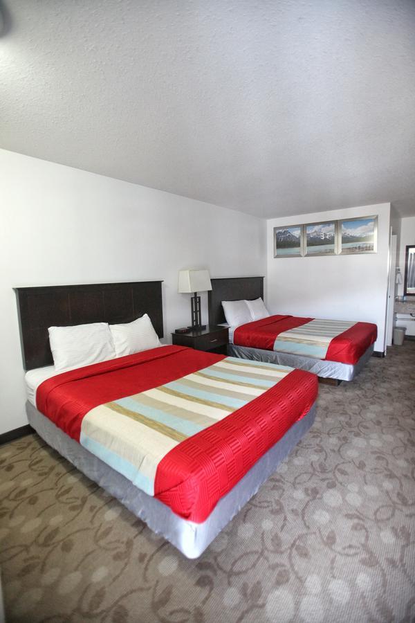 Best Budget Inn & Suites Kamloops Exterior photo