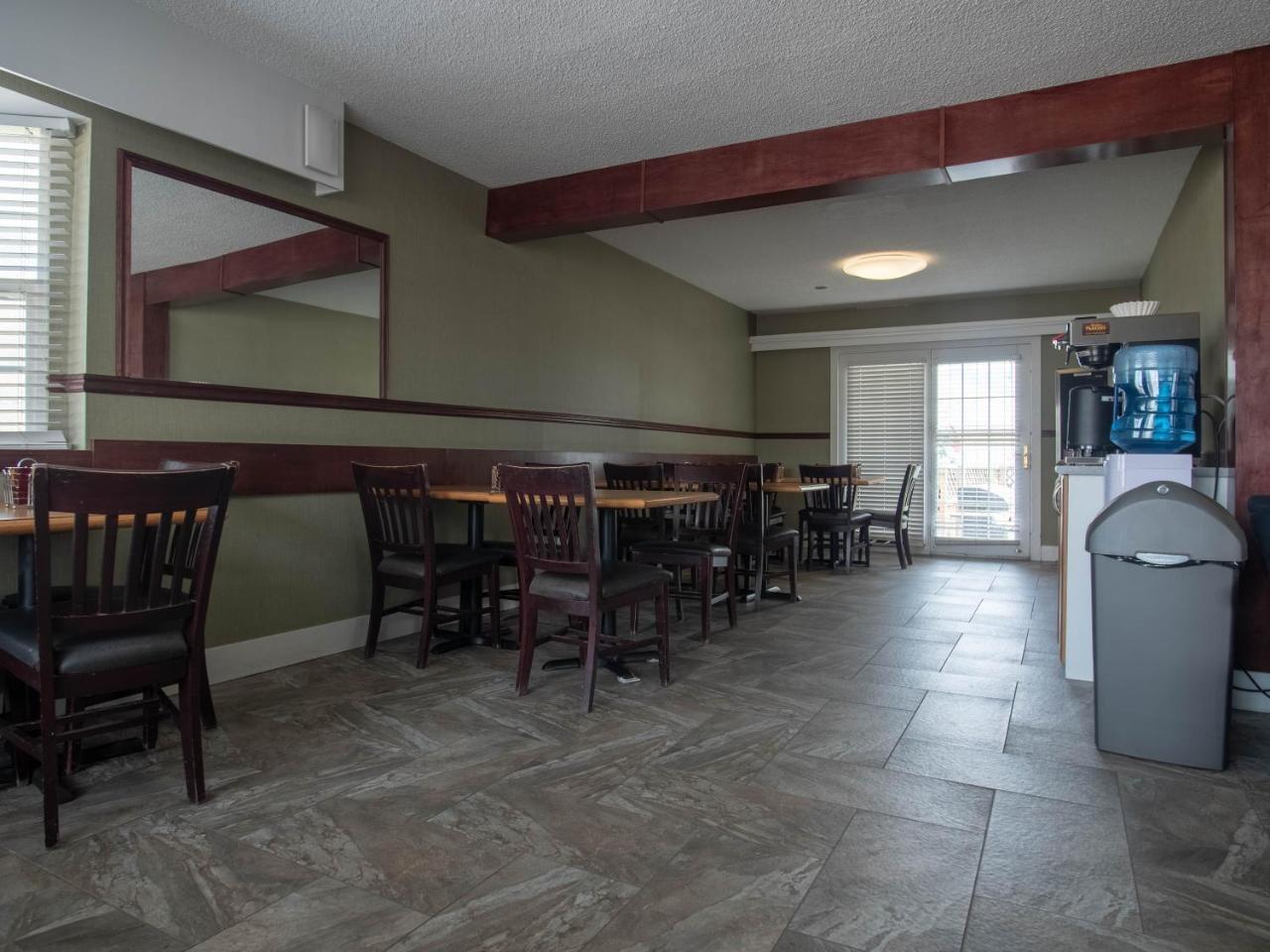 Best Budget Inn & Suites Kamloops Exterior photo