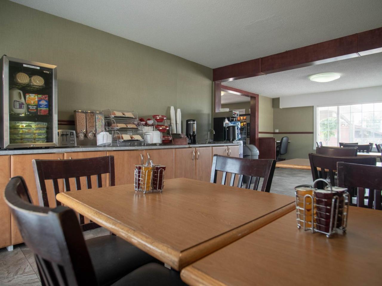 Best Budget Inn & Suites Kamloops Exterior photo