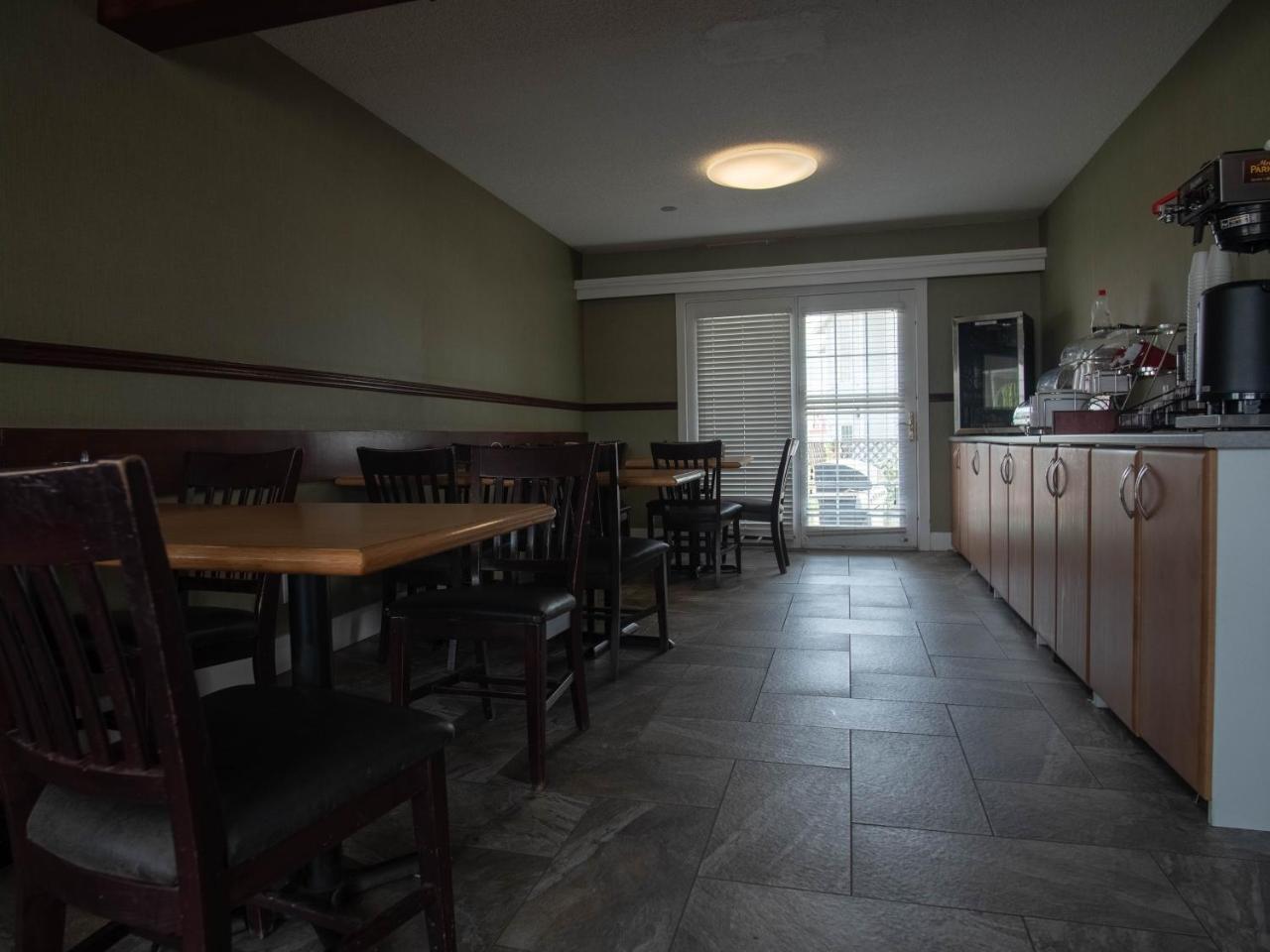 Best Budget Inn & Suites Kamloops Exterior photo