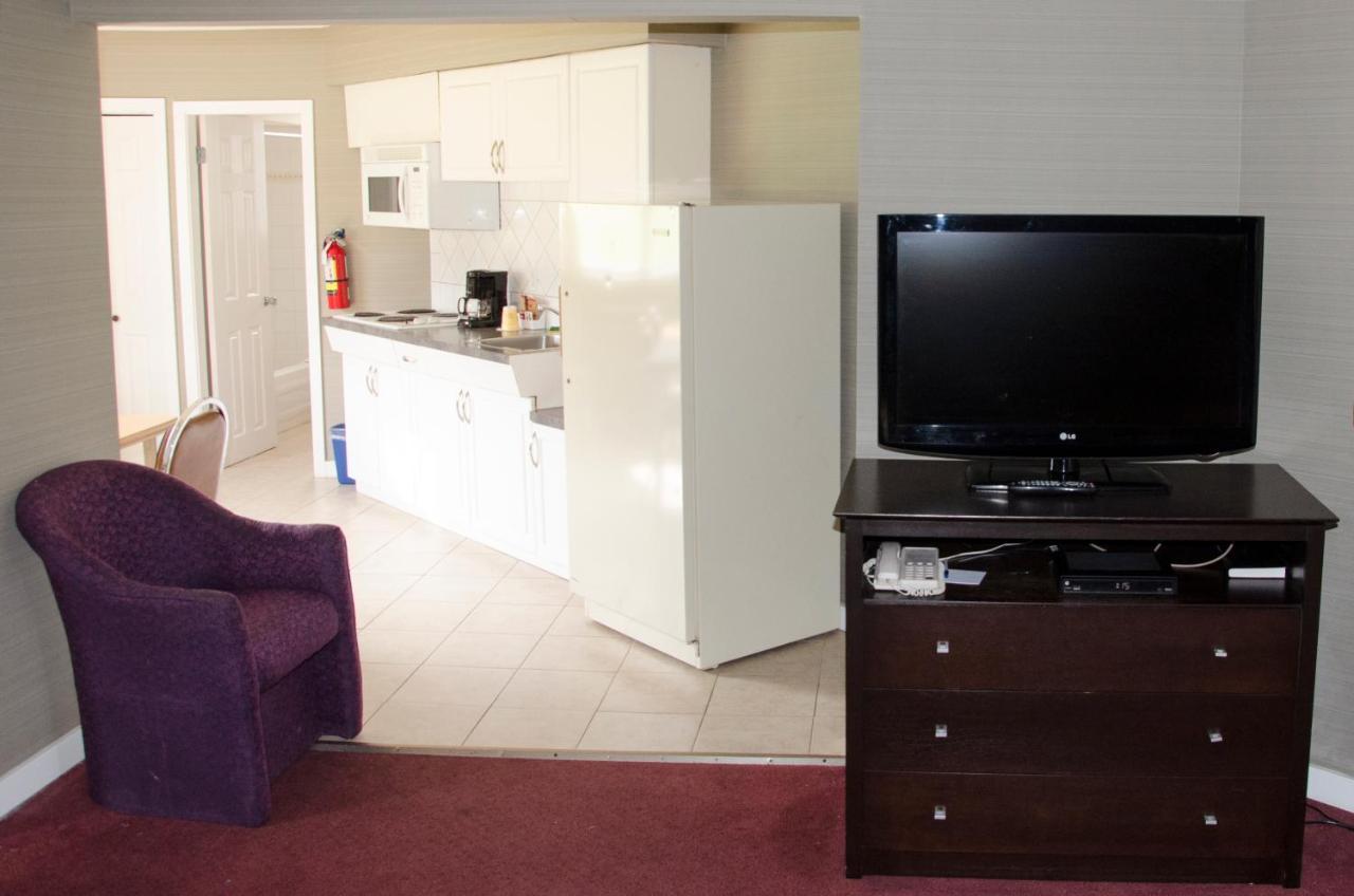 Best Budget Inn & Suites Kamloops Exterior photo